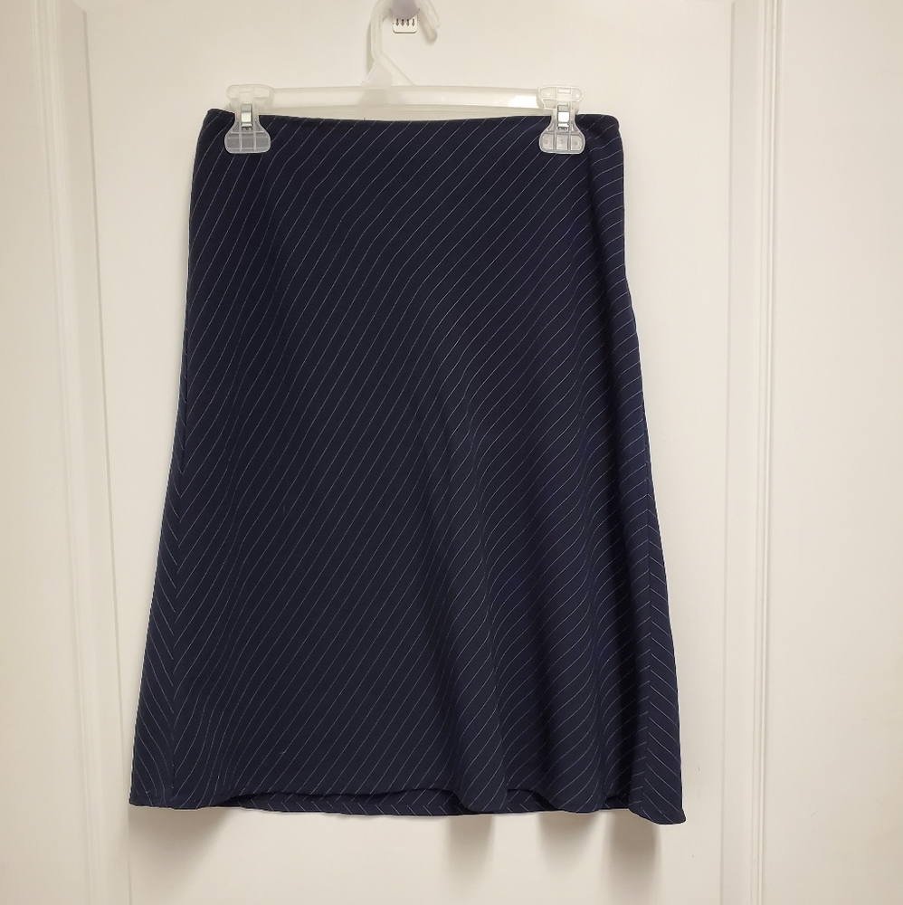 Womens knee-length skirt